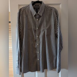 Cabela's Black and White Casual Button Down Shirt for Everyday Wear